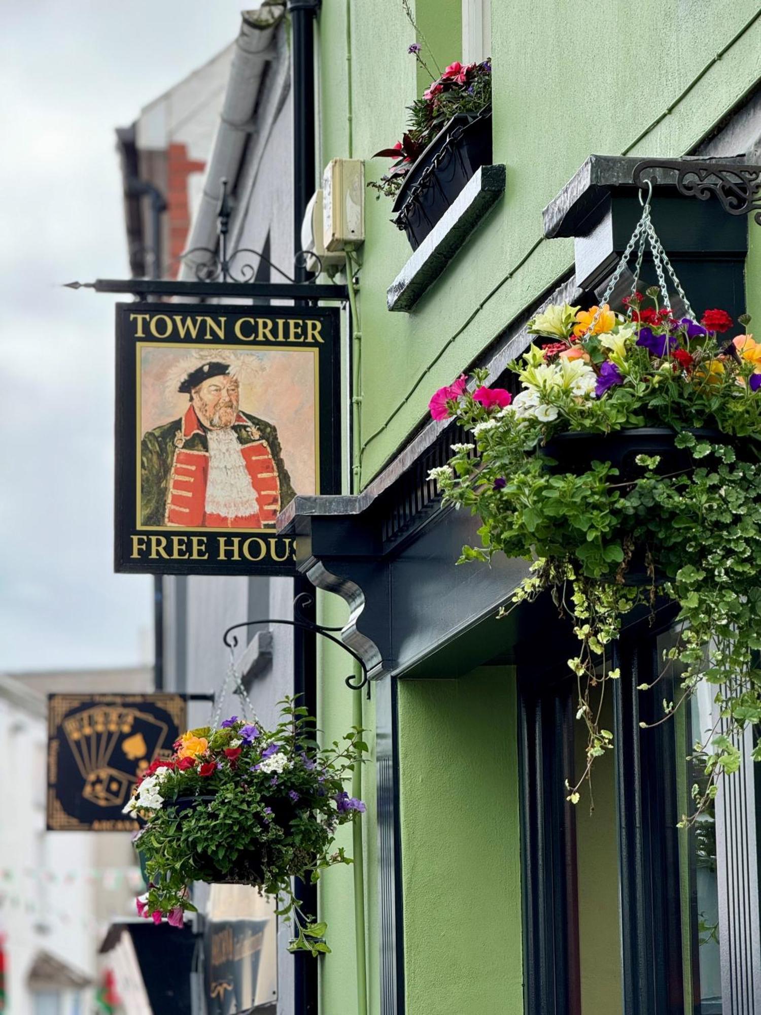 The Town Crier, Tenby Hotel Exterior photo